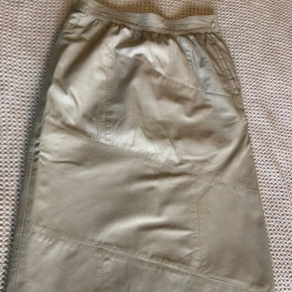Genuine Leather Skirt – Beige – Women’s Small - Picture 8 of 9